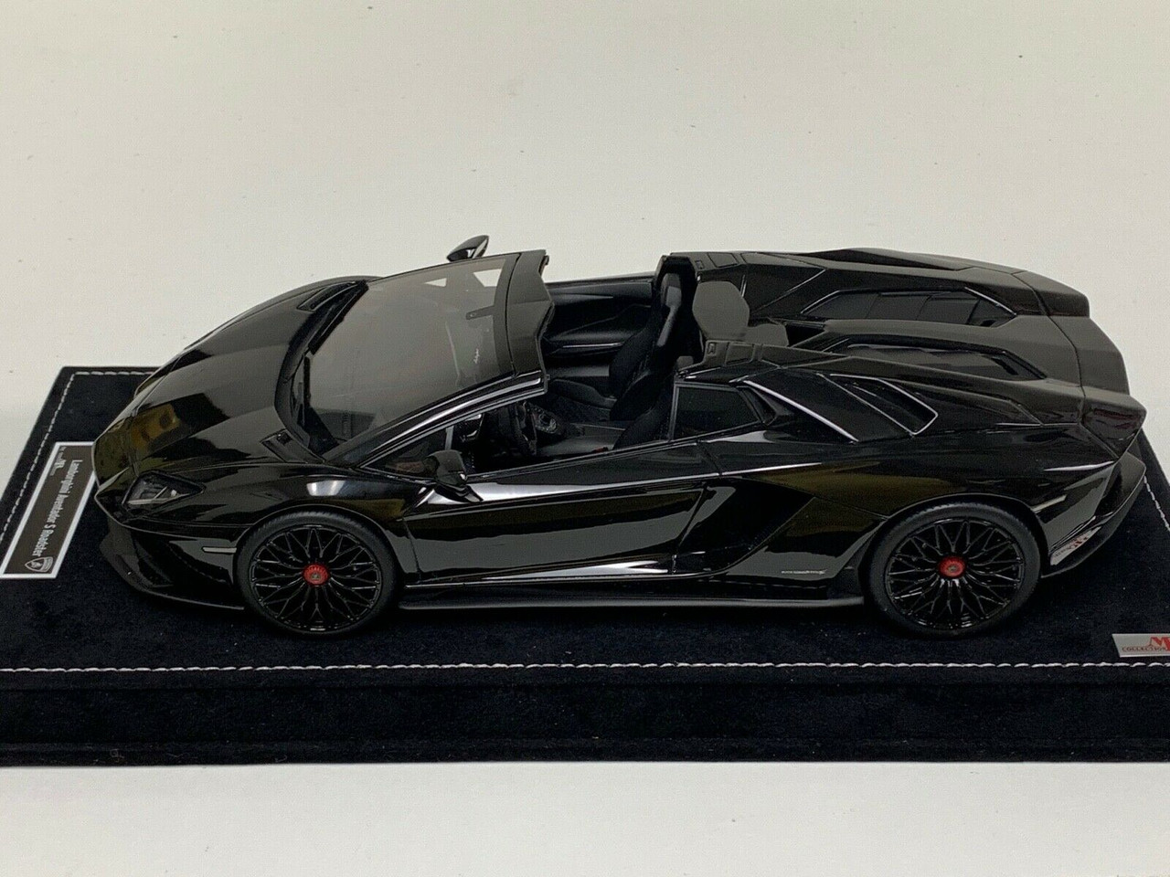 1/18 MR Collection Lamborghini Aventador S Roadster (Black) Resin