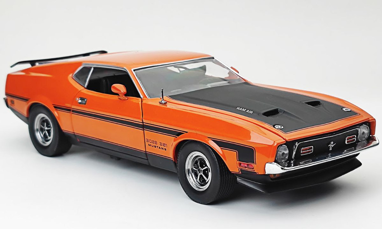 1/18 1971 Ford Mustang Boss 351 (Calypso Coral Orange