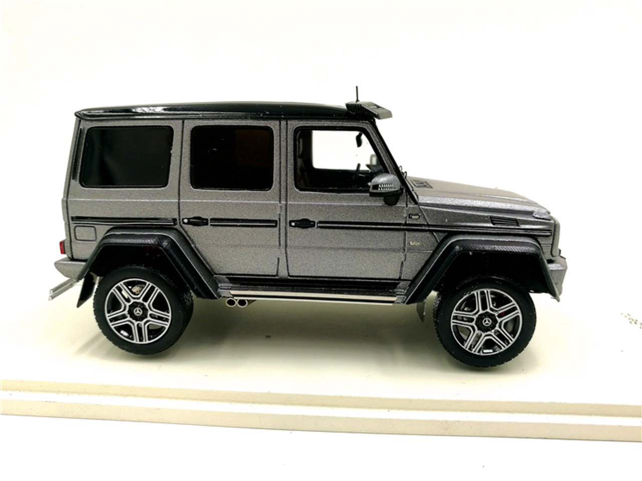 1/43 Spark Mercedes-Benz MB G-Class G-Klasse G550 4x4 (Grey) Diecast Car Model