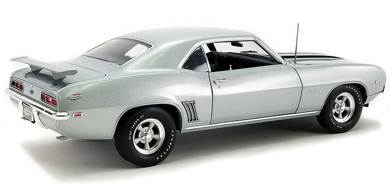 1/18 ACME 1969 Chevrolet COPO Camaro (Cortez Silver) Diecast Car