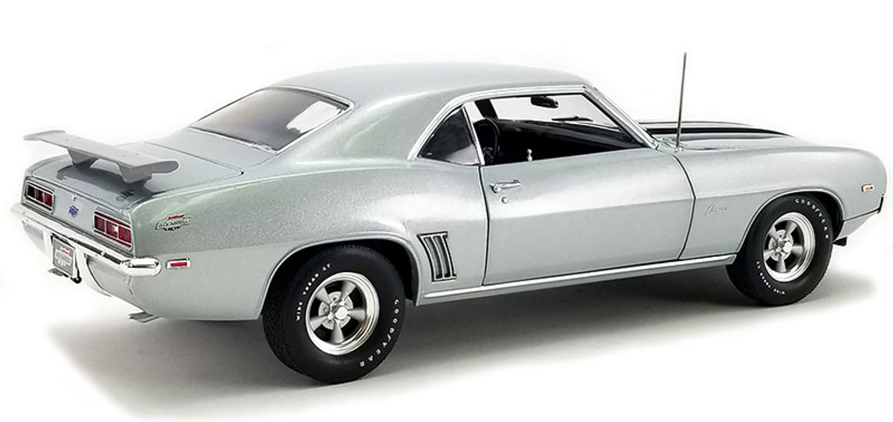 1/18 ACME 1969 Chevrolet COPO Camaro (Cortez Silver) Diecast Car Model