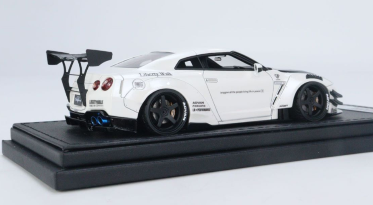 1/43 Ignition Model LB-WORKS Nissan GT-R R35 Type 2 with Mr. Katon Metal Figurine