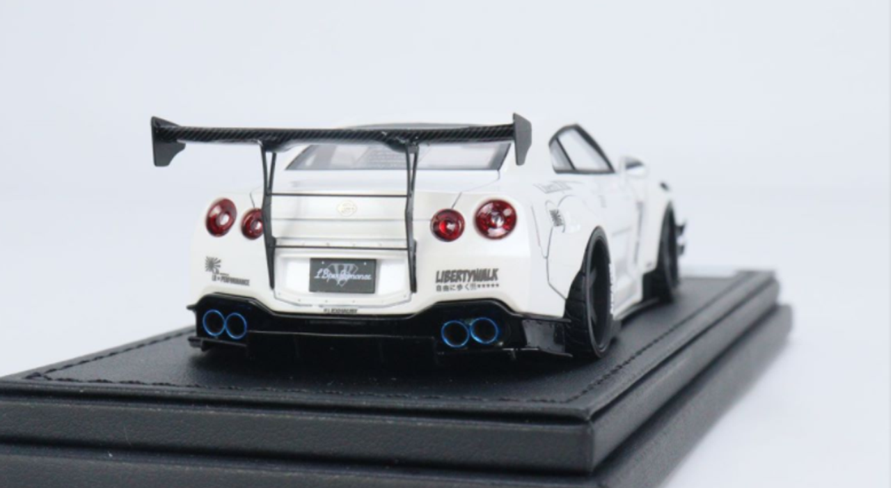 1/43 Ignition Model LB-WORKS Nissan GT-R R35 Type 2 with Mr. Katon Metal Figurine