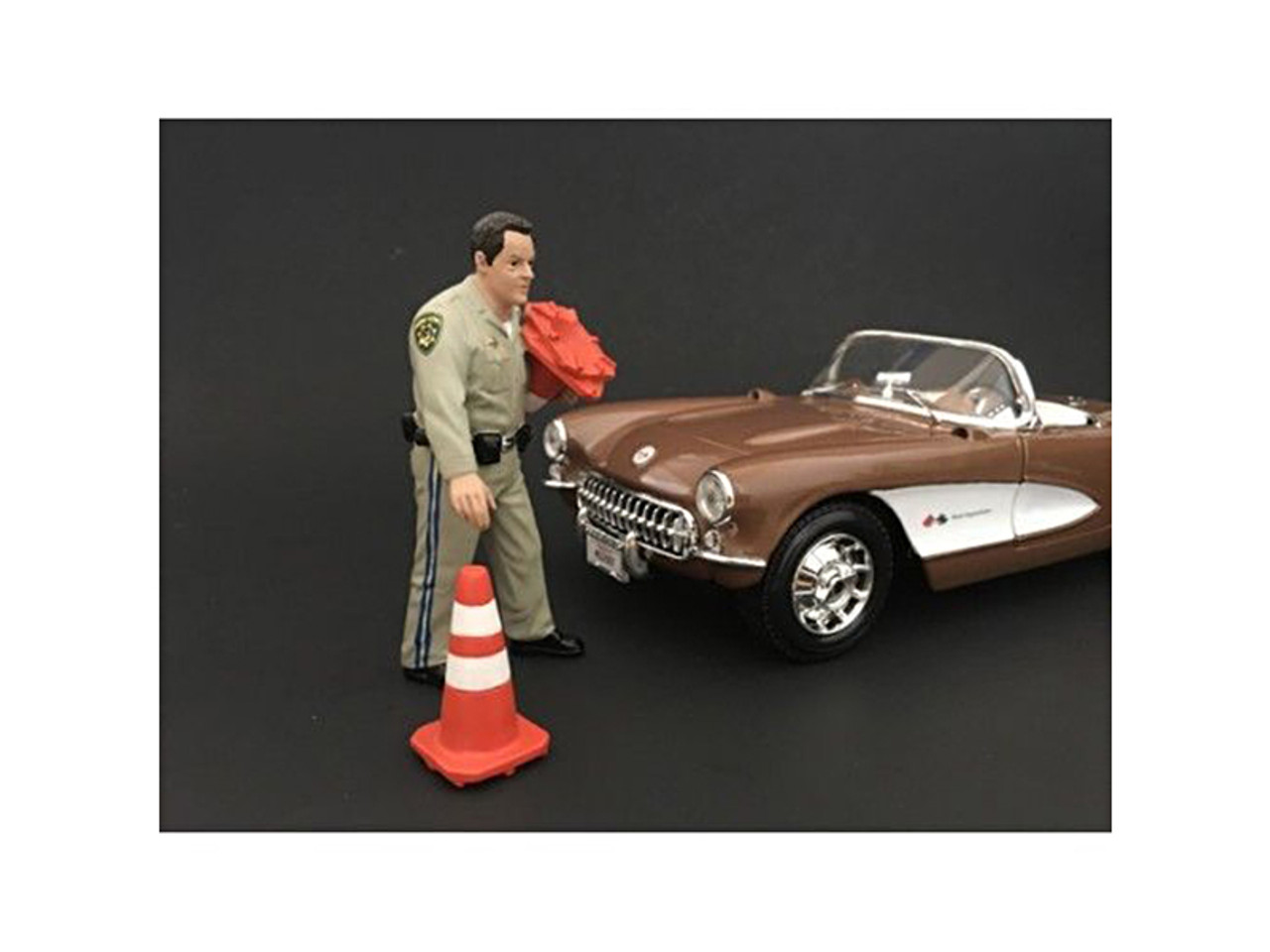 Highway Patrol Officer Collecting Cones Figurine / Figure For 1/24 Models by American Diorama