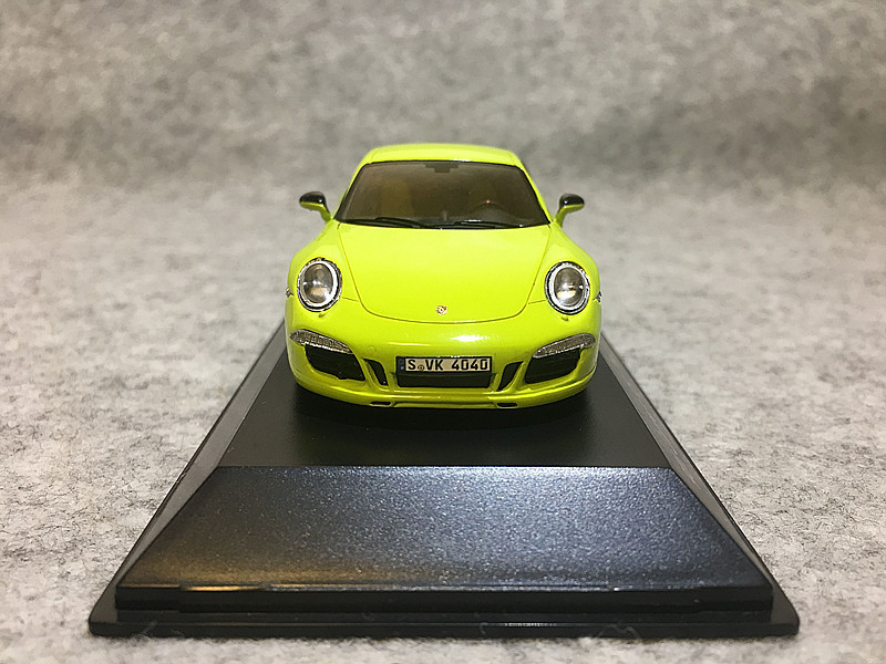 1/43 Spark Porsche Carrera 4S Porsche Exclusive (Yellow) Car Model