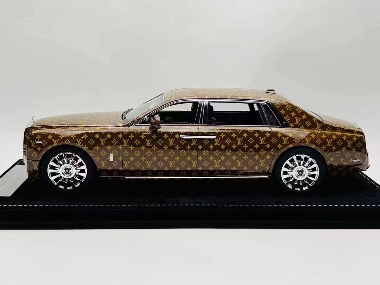 Original Louis Vuitton LV Bunny KeyChain Car Decoration