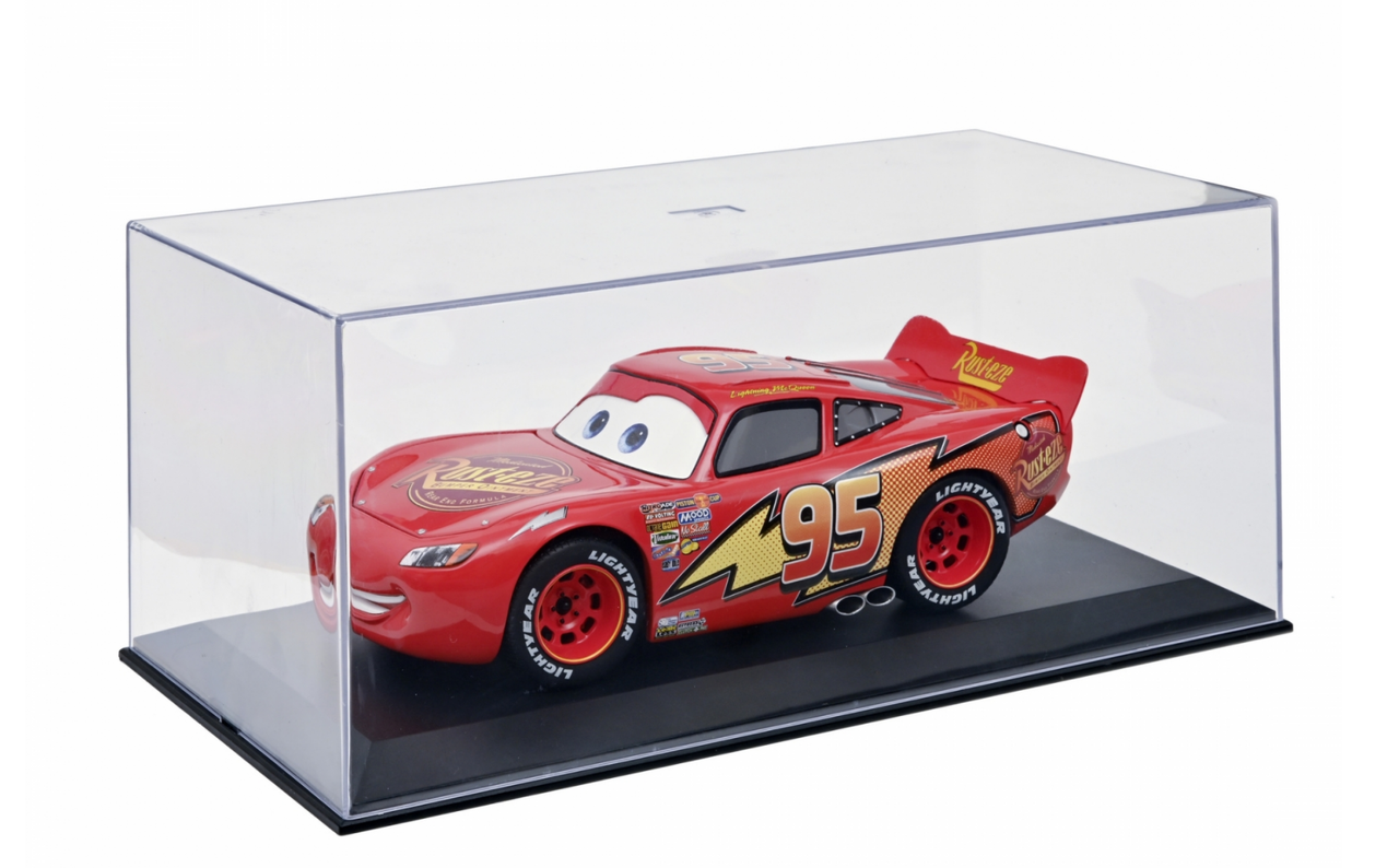 1/18 Schuco Lightning McQueen #95 Disney Movie Cars Red with Showcase Car Model