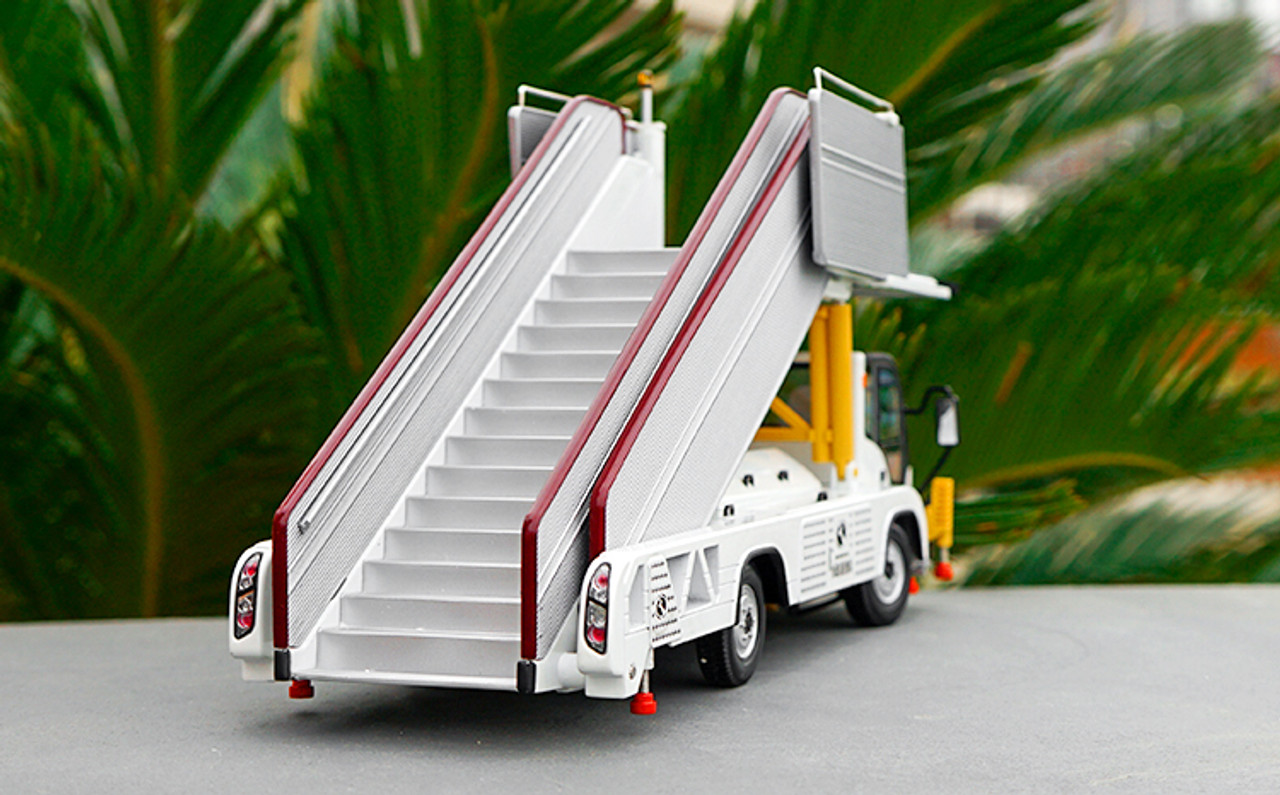 1/24 Dealer Edition Techking Airport Step Truck Ladder