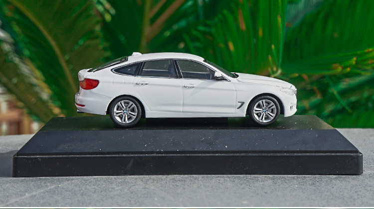 1/43 Dealer Edition BMW 3 Series GT 330i GT 340i GT (White