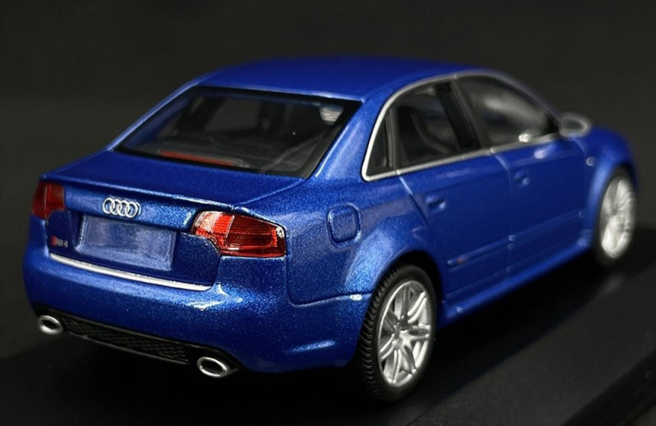 1/43 Minichamps 2004 Audi RS4 (Blue Metallic) Car Model