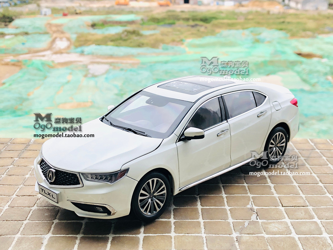 1/18 Dealer Edition 2018 Acura TLX (White) Diecast Car Model