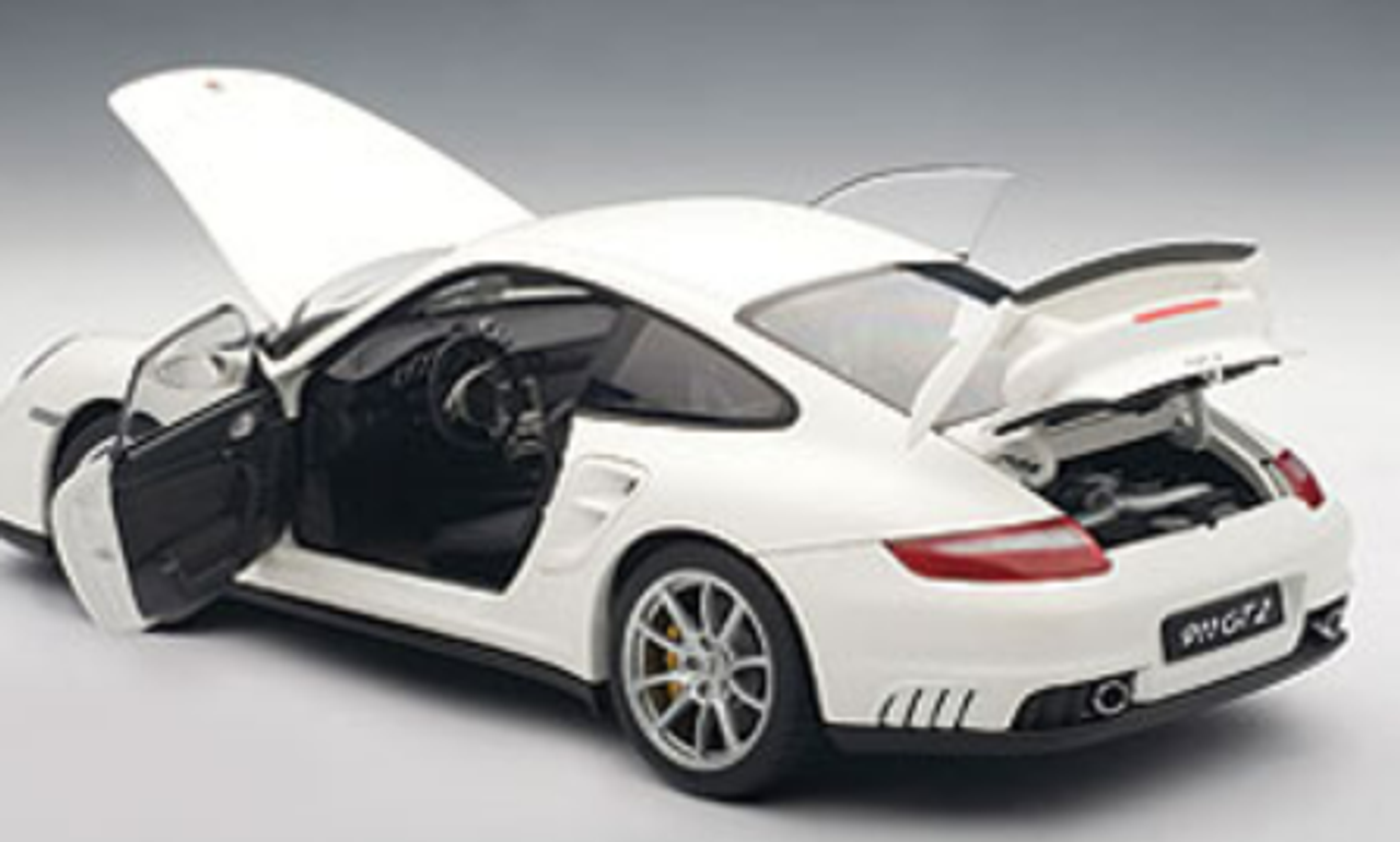 1/18 AUTOart Porsche 911 (997) GT2 (Matt White) Diecast Car Model