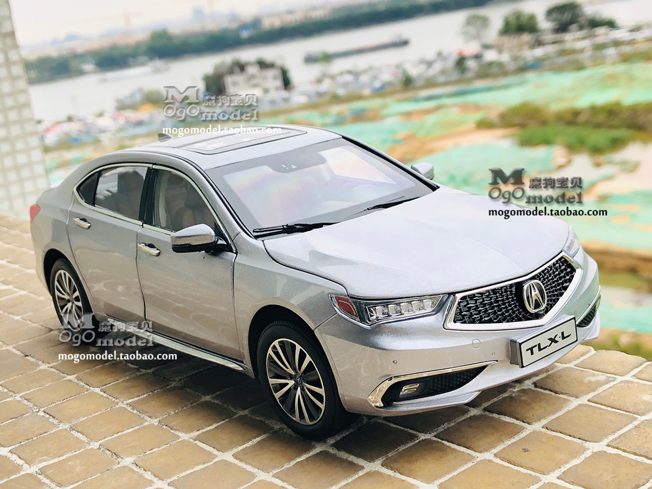 1/18 Dealer Edition 2018 Acura TLX (Silver) Diecast Car Model 1/18 Dealer Edition 2018 Acura TLX (Silver) Diecast Car Model