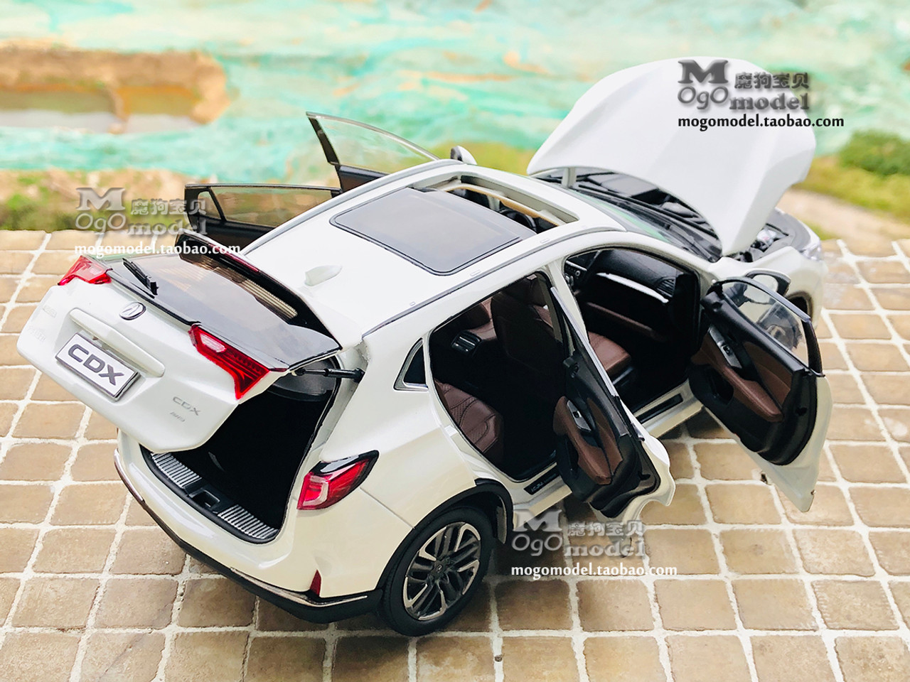 1/18 Dealer Edition 2018 Acura CDX (White) Diecast Car Model