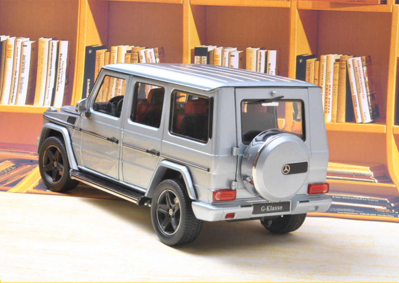 1/18 Dealer Edition Mercedes-Benz MB G-Class G-Klasse G500 (Silver) Diecast Car Model