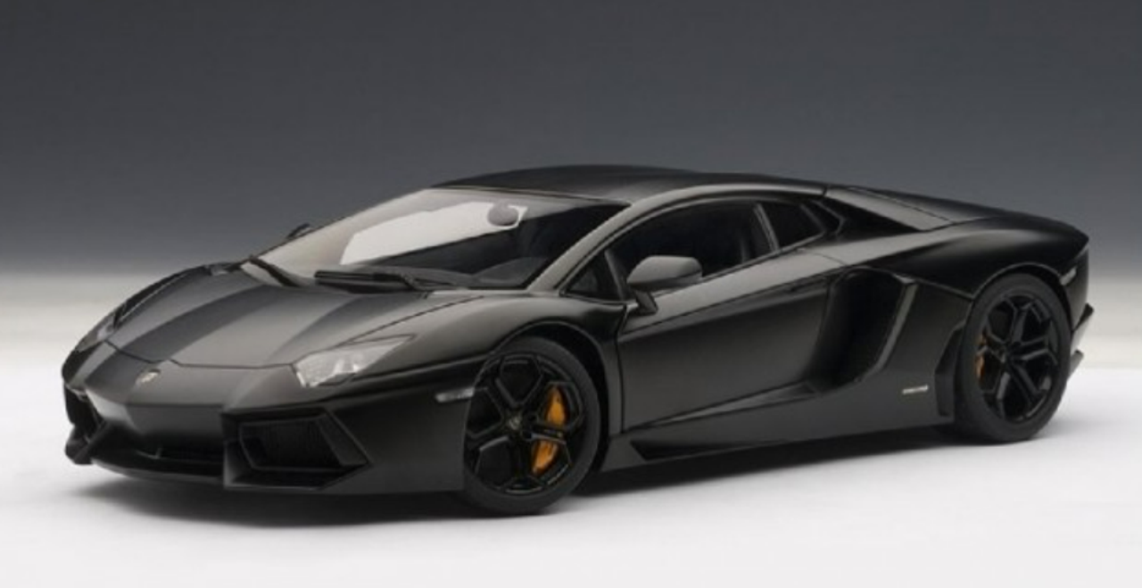 1/18 AUTOart LAMBORGHINI AVENTADOR LP700-4 (Matte Black) Car Model