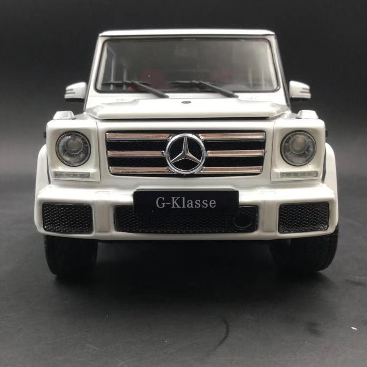 1/18 iScale Mercedes-Benz MB G-Class G-Klasse G500 (White