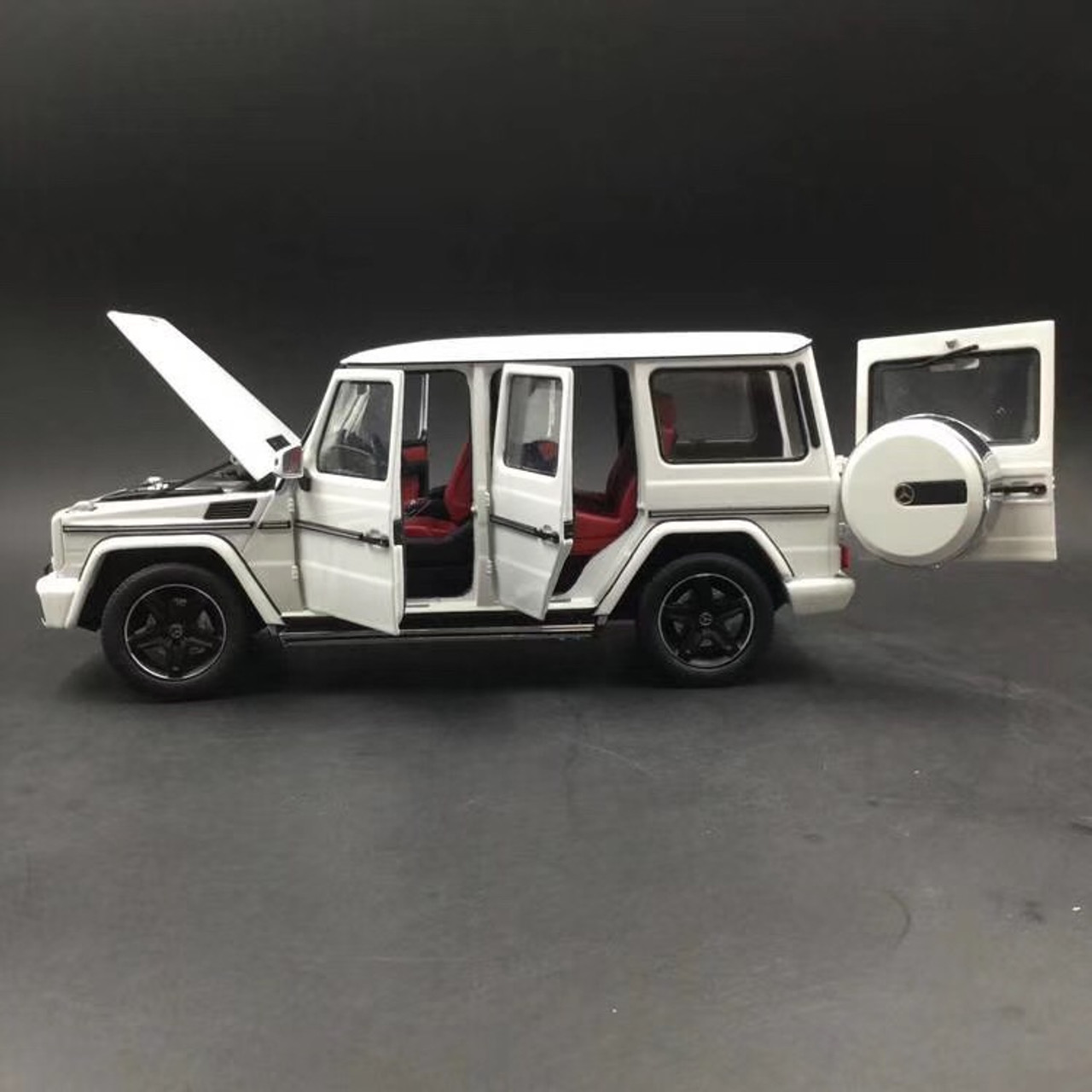 iScale 1/18 メルセデスベンツGクラス　ゲレンデ 1/18 iScale Mercedes-Benz MB G-Class G-Klasse G500 (White