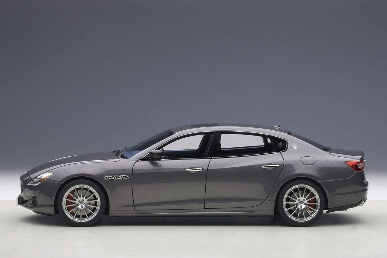 1/18 AUTOart Maserati Quattroporte GTS (Maratea Grey) Diecast Car