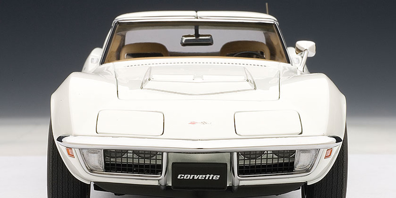 1/18 AUTOart 1970 Chevrolet Corvette C3 (Classis White) Diecast Car Model