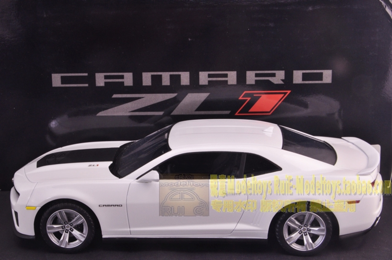1/18 Dealer Edition Chevrolet Chevy Camaro ZL1 (White) Resin Car Model
