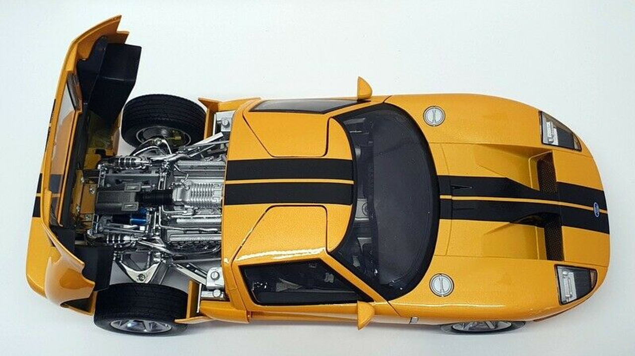 1/12 Motormax Ford GT (Yellow) Diecast Car Model