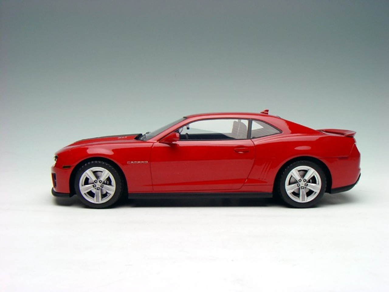 1/18 Luxury Collectibles Chevrolet Chevy Camaro ZL1 (Red) Resin Car Model