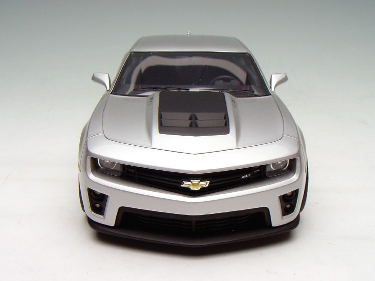 1/18 Dealer Edition Chevrolet Chevy Camaro ZL1 (Silver) Resin Car