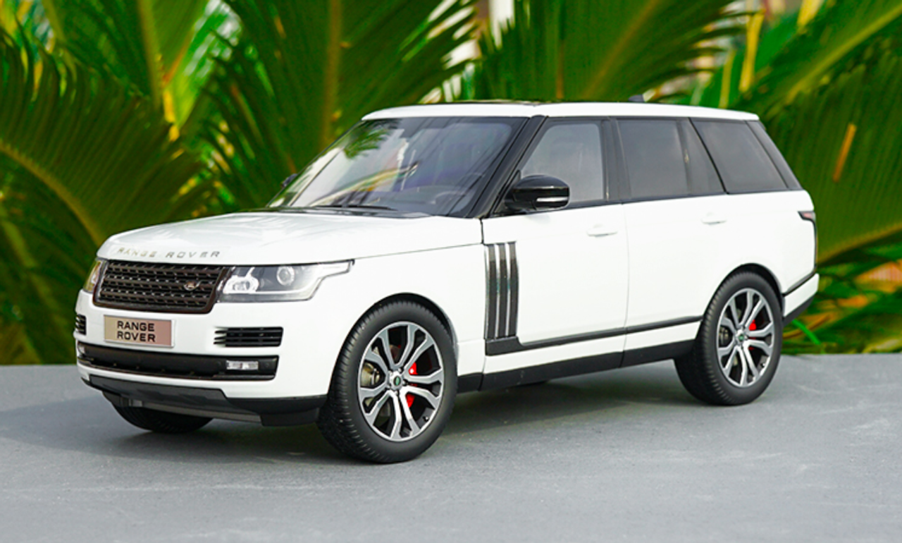 1/18 LCD MODELS 2018 Land Rover Range Rover 4th Generation (2013-Present) (White) Diecast Car Model