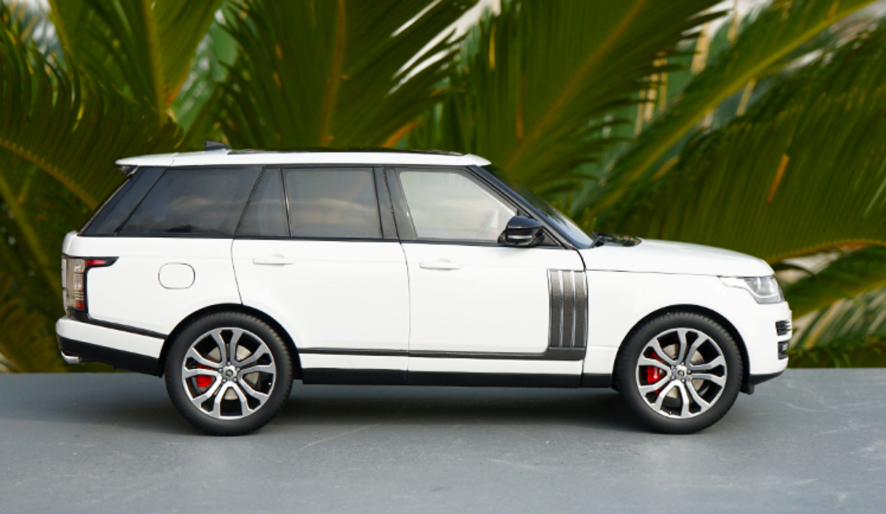 1/18 LCD MODELS 2018 Land Rover Range Rover 4th Generation (2013-Present) (White) Diecast Car Model