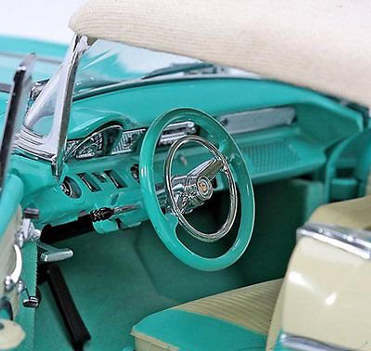 1/18 Sunstar 1955 Pontiac Star Chief Closed Convertible (Blue) Diecast Car Model