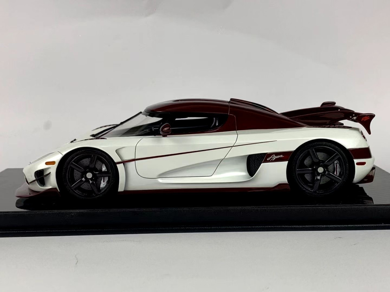 1/18 Frontiart Koenigsegg Agera RS (Pearl White & Maroon) Resin Car Model Limited