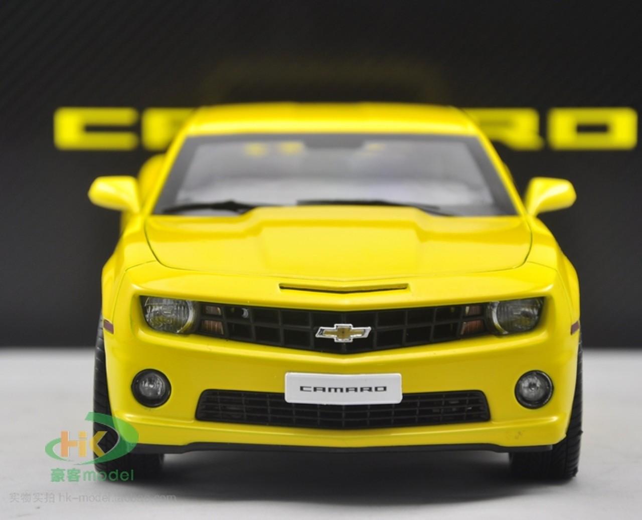 1/18 Dealer Edition Chevrolet Chevy Camaro (Yellow) Diecast Car Model