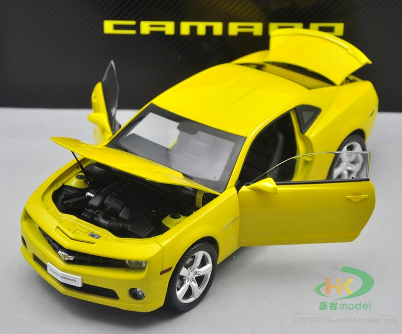 1/18 Dealer Edition Chevrolet Chevy Camaro (Yellow) Diecast Car Model