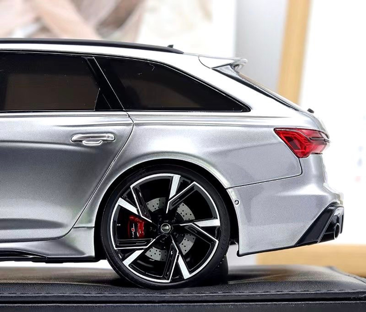 【好評得価】Motorhelix 1:18 Audi RS6 C8 BLACK 乗用車