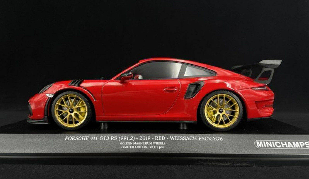 1/18 Minichamps 2019 Porsche 911 (991.2) GT3 RS Weissach Package (Guards Red with Golden Rims) Car Model Limited 111 Pieces