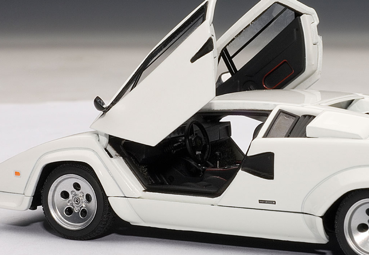 オートアート 箱付Lamborghini Countach 5000S 1/43 1/43 AUTOart LAMBORGHINI COUNTACH 5000 S 5000S - WHITE