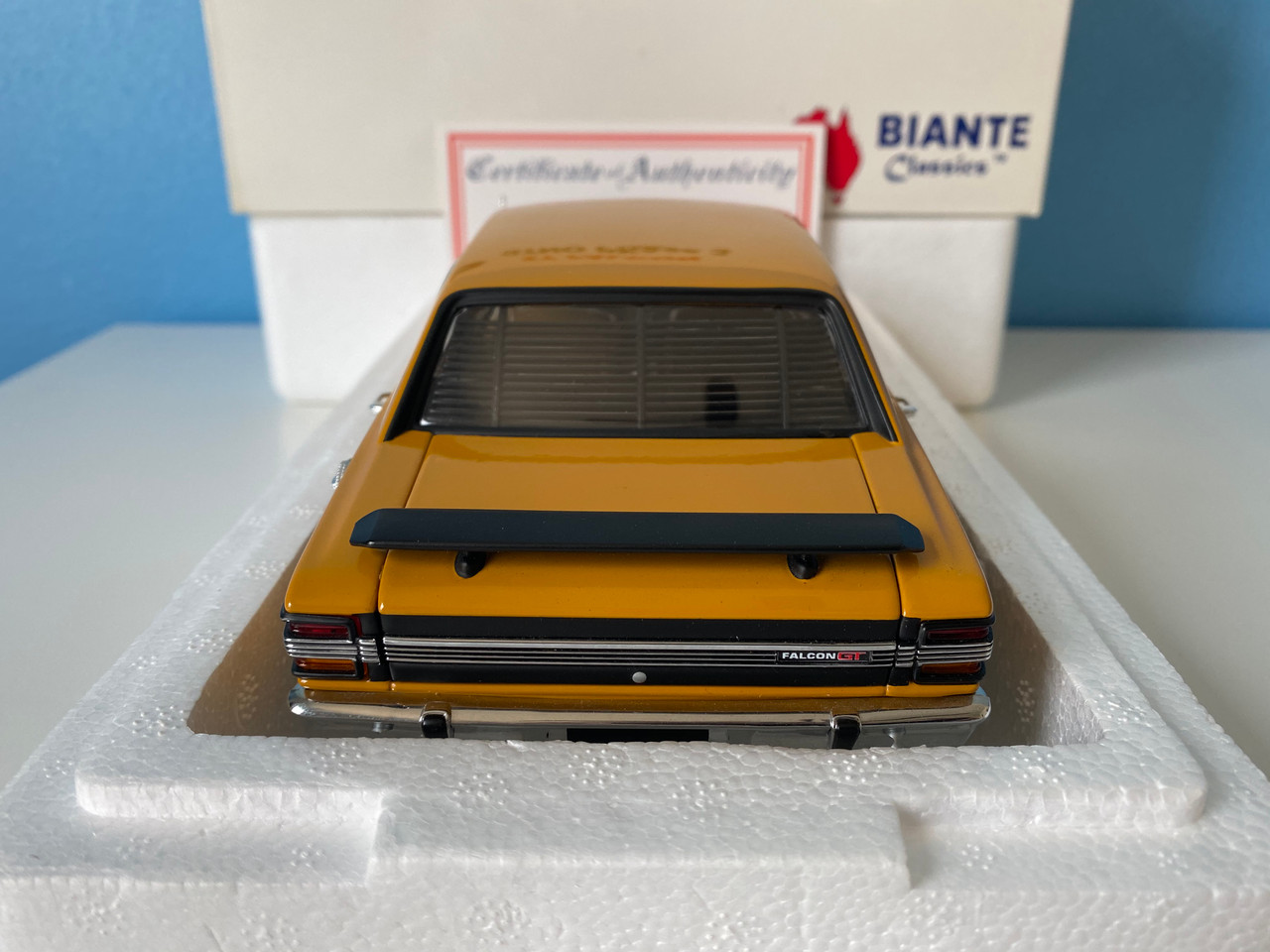 1/18 AUTOart Biante Classic Ford XY Falcon GTHO Phase 3 Diecast Car Model