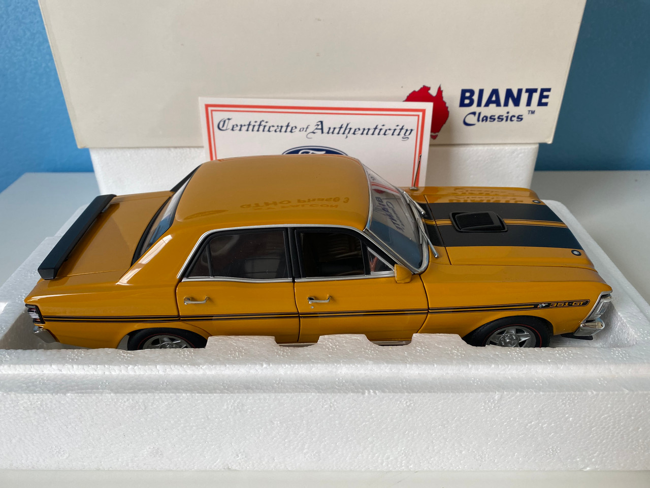 1/18 AUTOart Biante Classic Ford XY Falcon GTHO Phase 3 Diecast