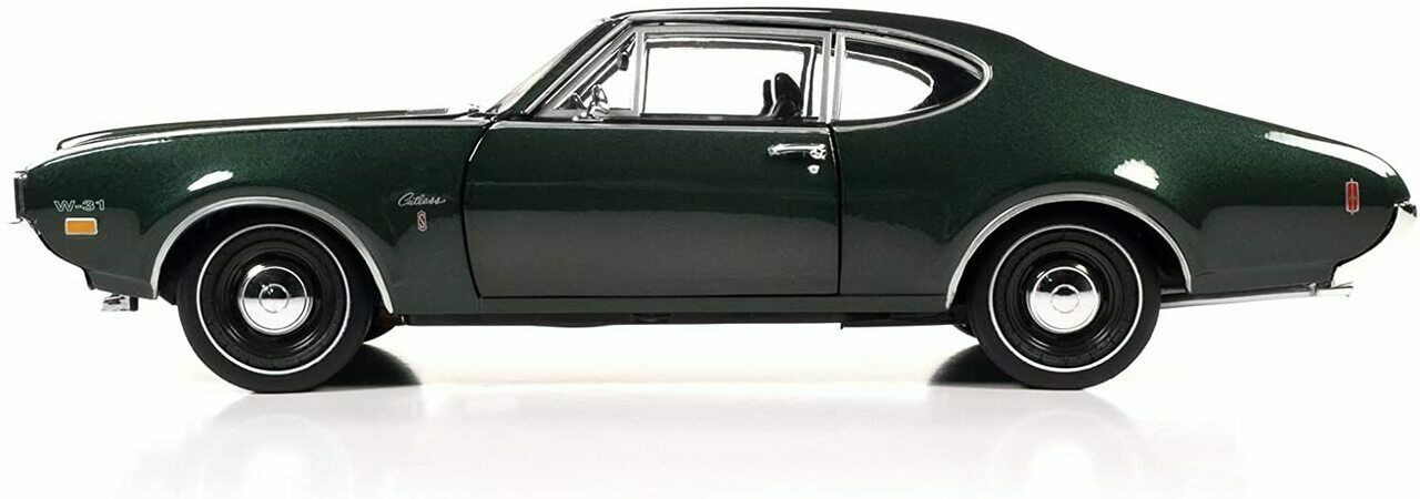 1/18 Auto World 1969 Oldsmobile Cutlass S W-31 Post Coupe (Glade Green with Black Hood Stripes) "MCACN" Limited Edition Diecast Car Model