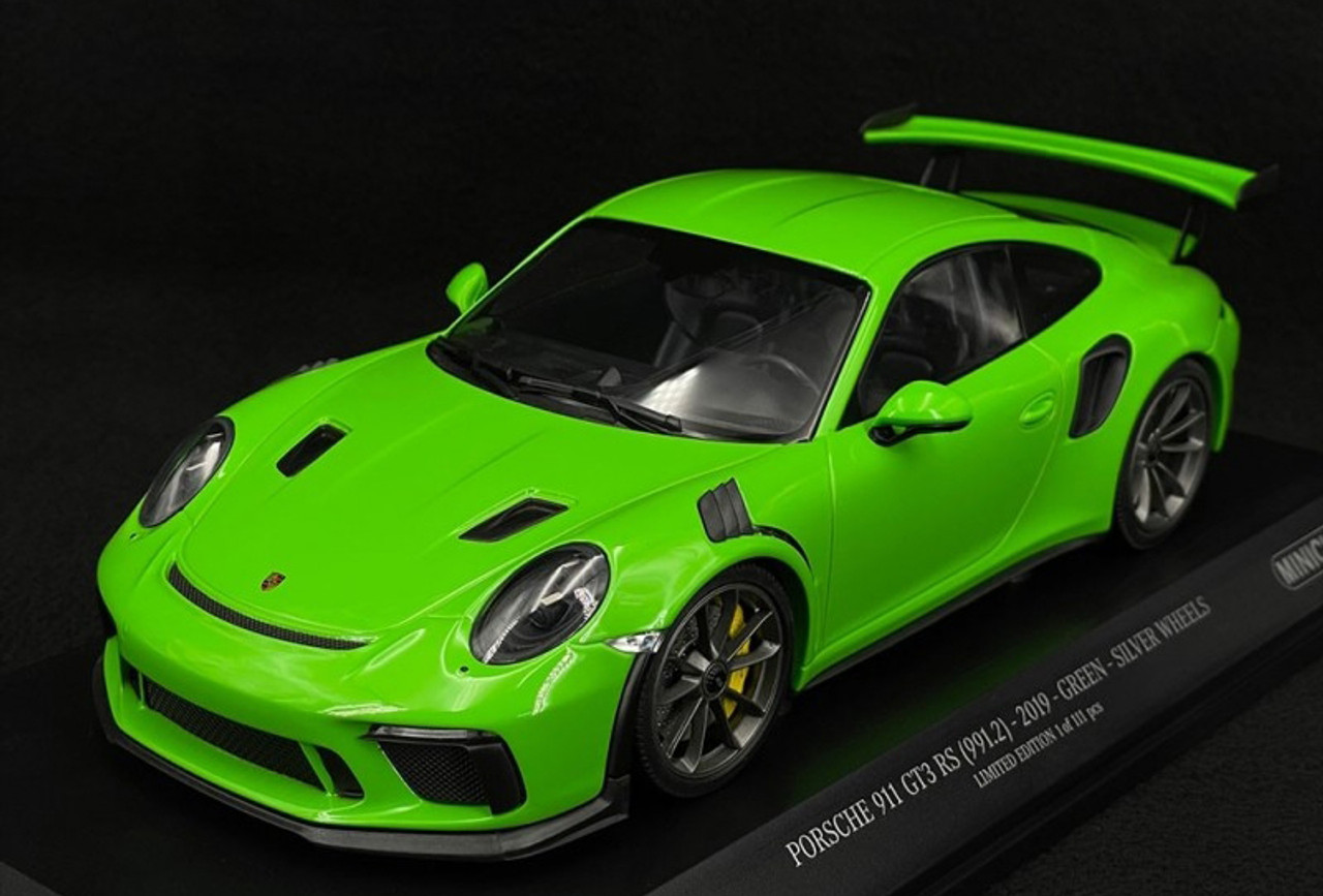 1/18 Minichamps 2019 Porsche 911 (991.2) GT3 RS Weissach Package (Green  with Black Rims) Diecast Car Model Limited 222 Pieces