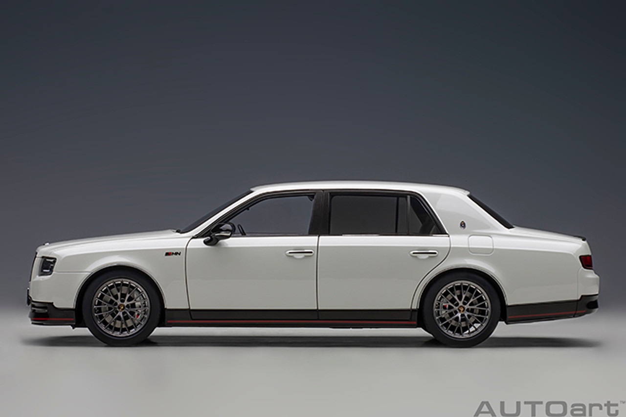 1/18 AUTOart Toyota Century Grmn (Pearl White) Car Model