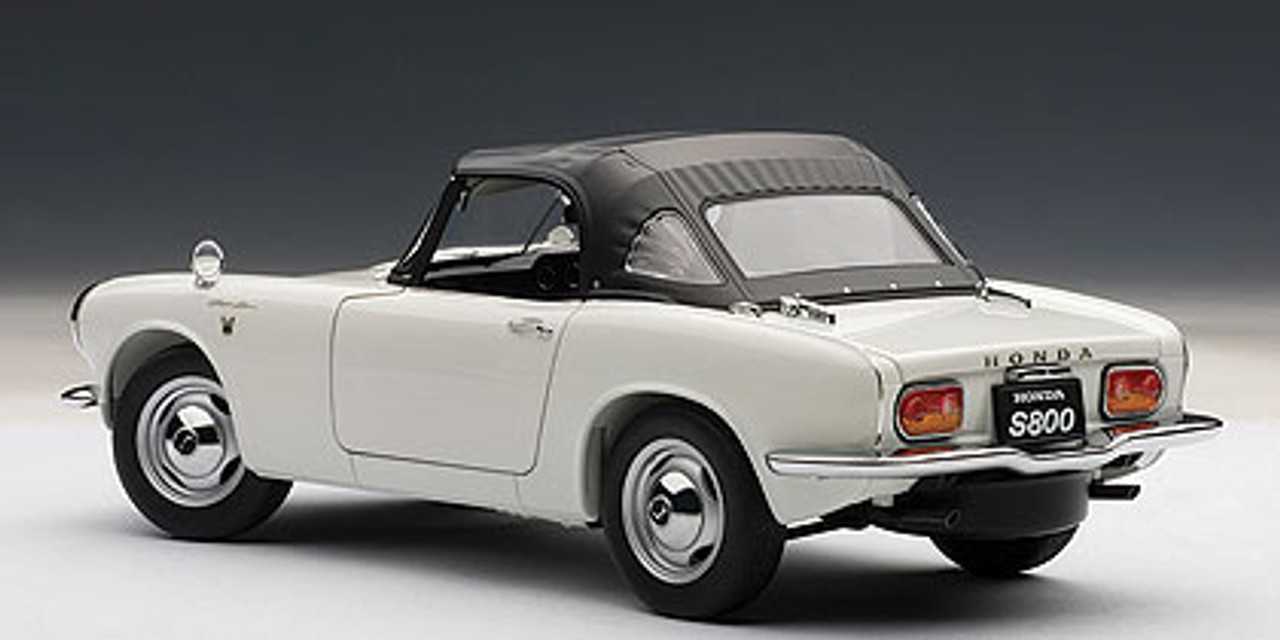 1/18 AUTOart HONDA S800 ROADSTER 1966 (WHITE) Diecast Car Model 