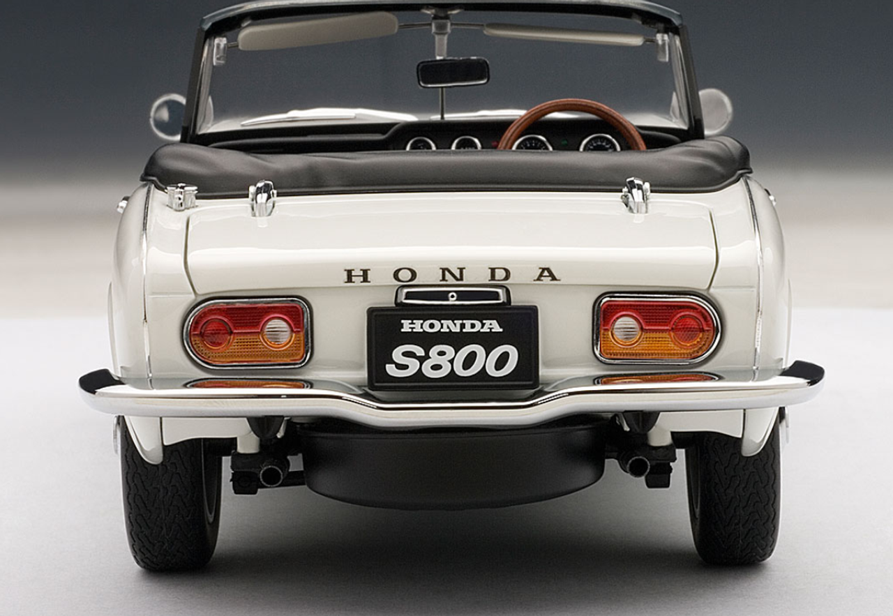 1/18 AUTOart HONDA S800 ROADSTER 1966 (WHITE) Diecast Car Model