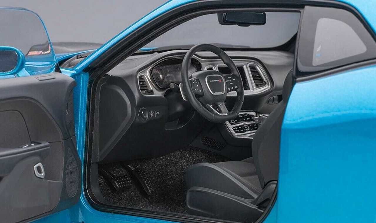 1/18 AUTOart 2018 Dodge Challenger 392 Hemi Scat Pack Shaker (Blue) Car Model