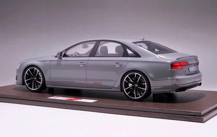 1/18 MOTORHELIX 2017 Audi S8 Plus (Nardo Grey) Enclosed Resin