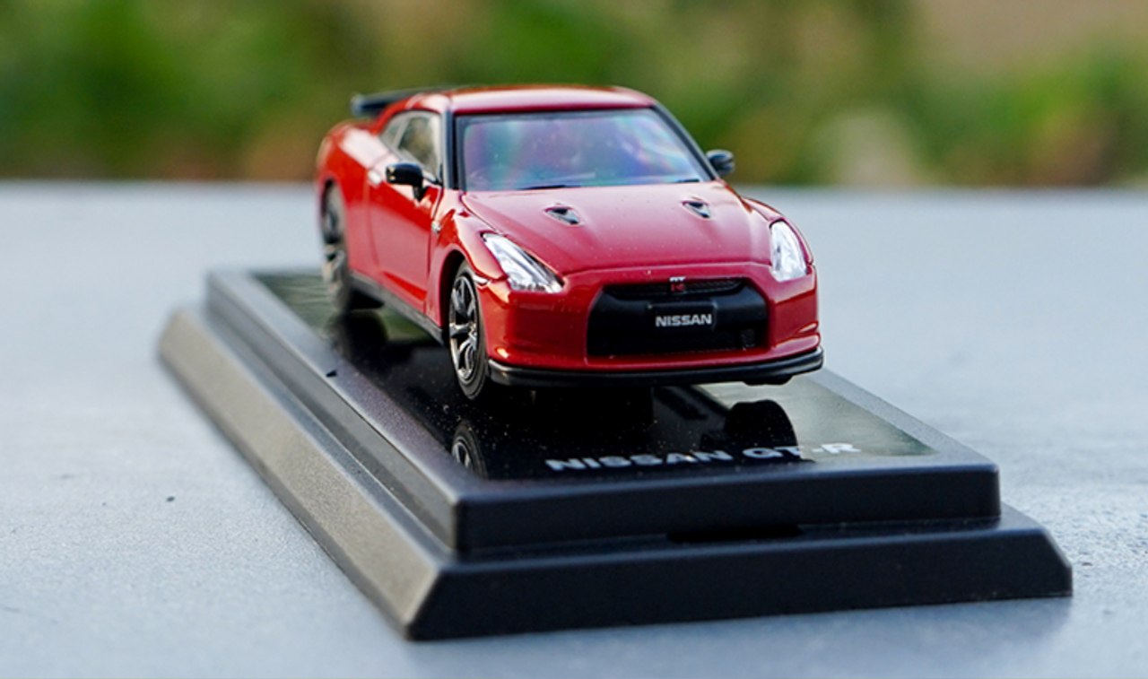 1/64 Dealer Edition Nissan GT-R GTR (Red) Diecast Car Model