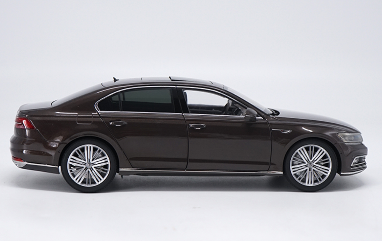 1/18 Dealer Edition Volkswagen VW Phideon (Dark Brown) Diecast Car Model