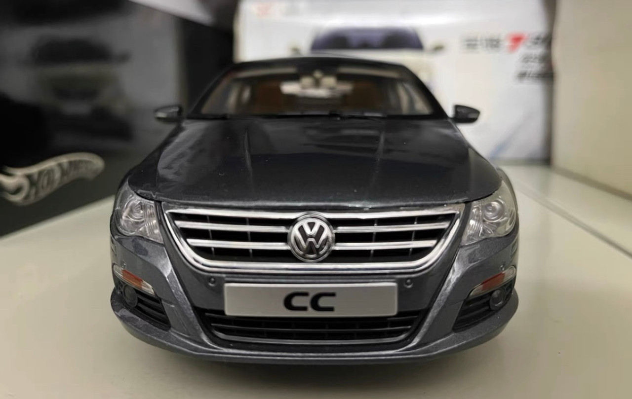 1/18 Dealer Edition Volkswagen VW CC (Grey) Diecast Car Model