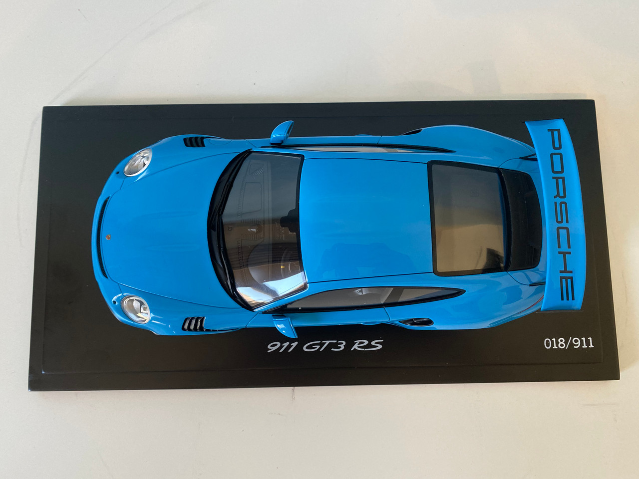 D-1 GRAND PRIX ケース付き 1/18 Dealer Edition Porsche 911 GT3 RS 991.2 (Riviera Blue) Car